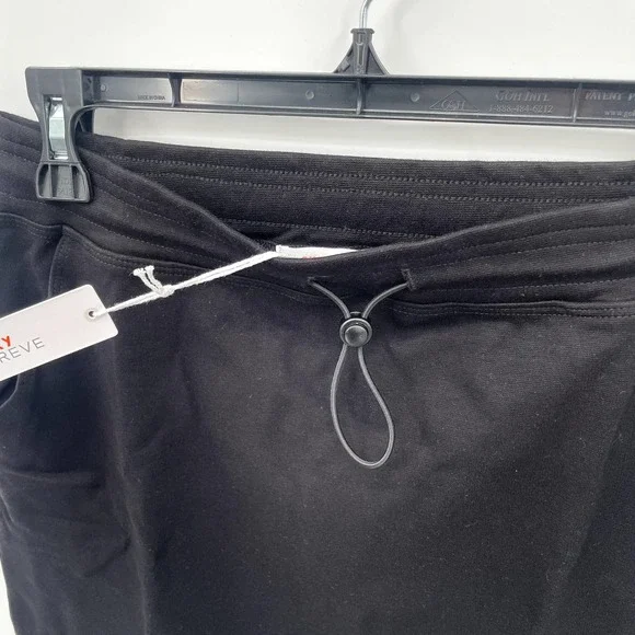 SUNDRY FOR EVEREVE Sunday Skirt with Bungee Drawcord in Black // 2 (M) - Picture 7 of 10